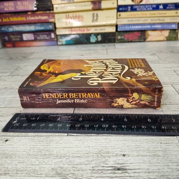 Tender Betrayal by Jennifer Blake 1979 Popular Library PB Romance‎ - Picture 7 of 11